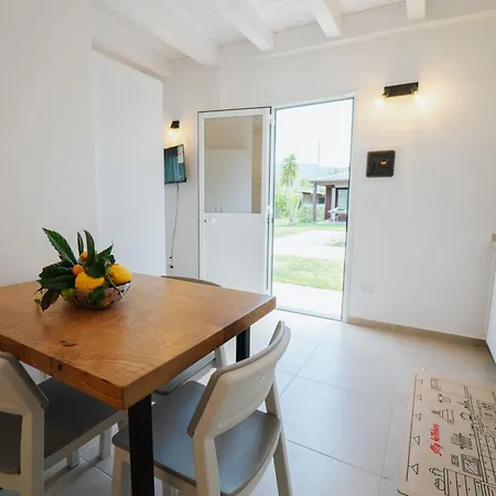 Relais Mediterraneo Collinebros Κατάλυμα σε φάρμα