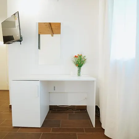Relais Mediterraneo Collinebros Torrenova (Sicily)